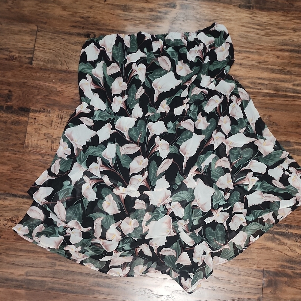NWOT Express Floral Romper - XL